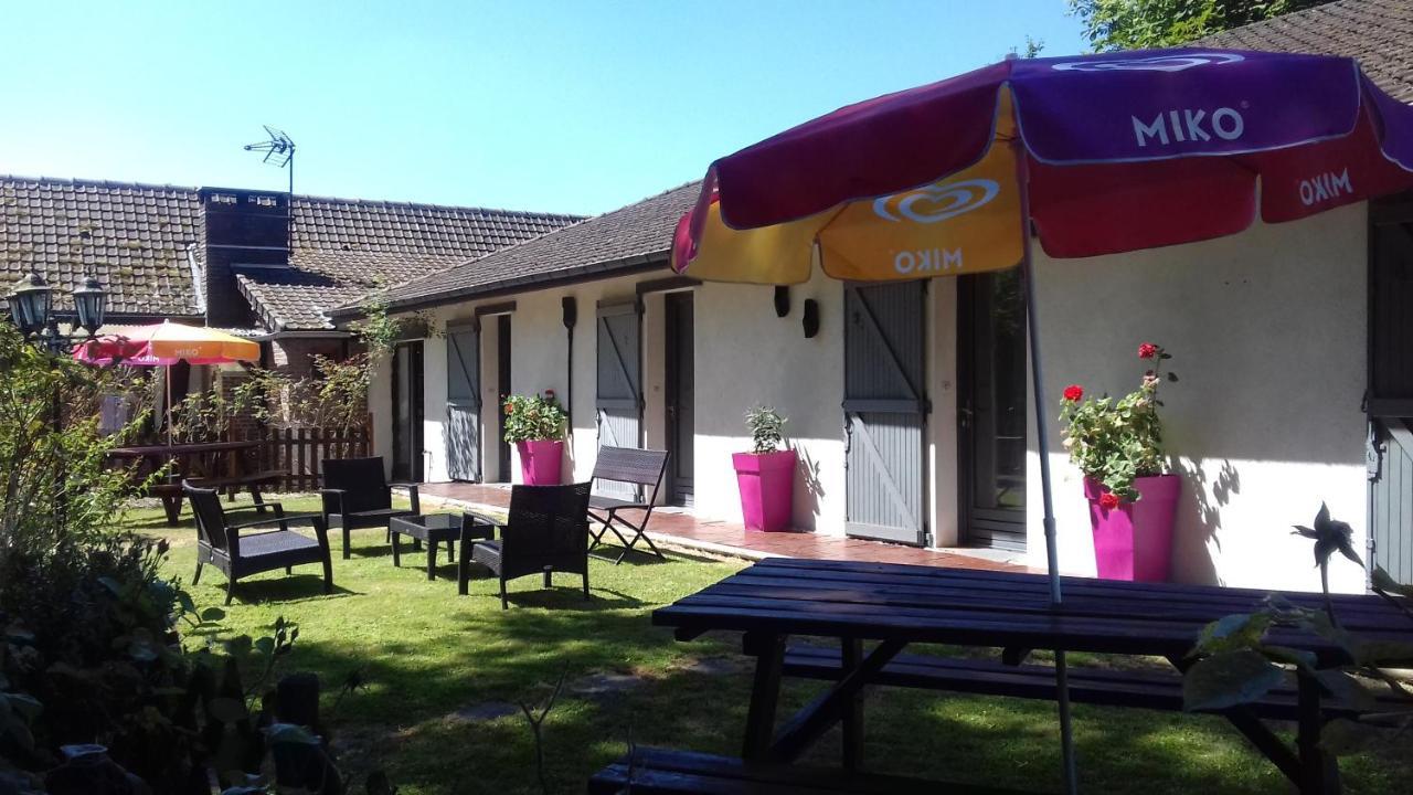 Les Garennes Bed & Breakfast Favieres  Bagian luar foto