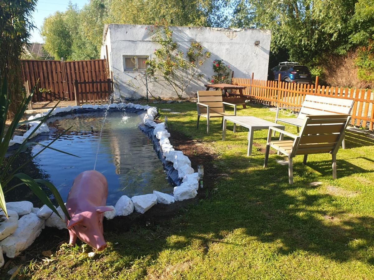 Les Garennes Bed & Breakfast Favieres  Bagian luar foto